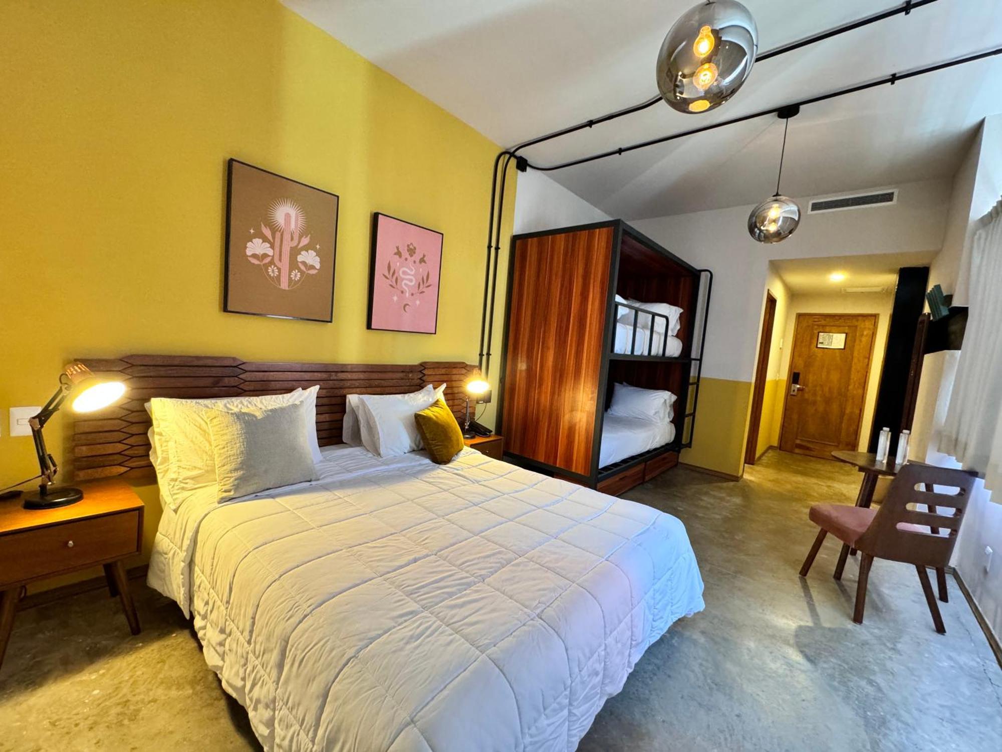 Hotel Ola Chapultepec グアダラハラ エクステリア 写真