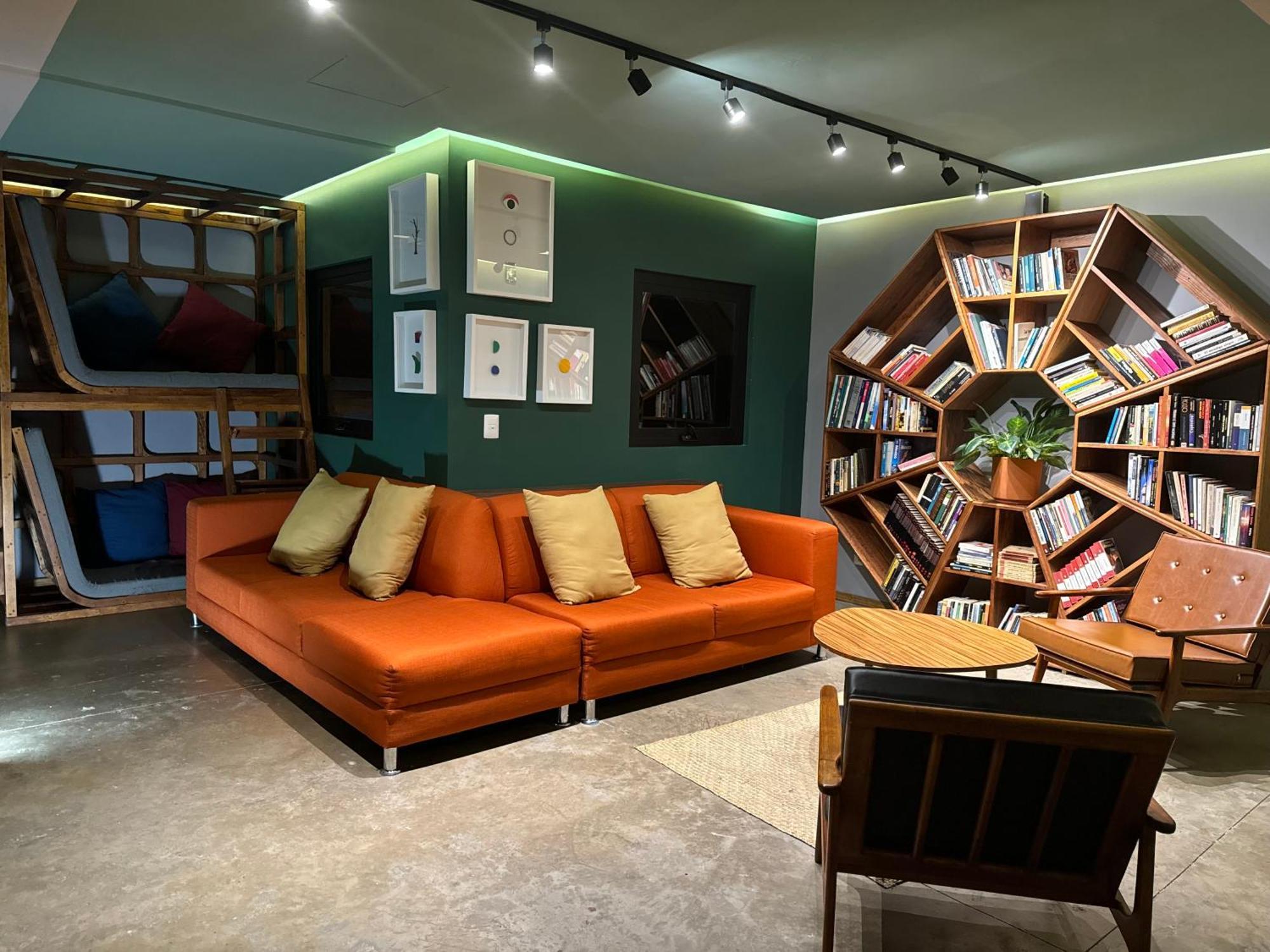 Hotel Ola Chapultepec グアダラハラ エクステリア 写真